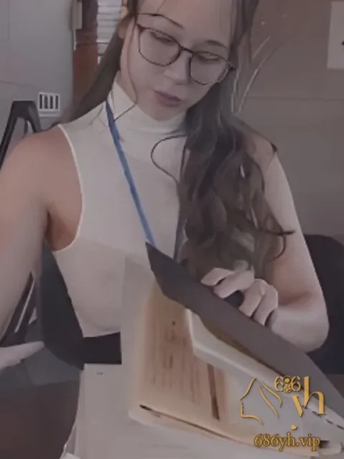 绝美樱花妹 naomiiichannel 性爱剧情 OL秘书楼梯自慰 被上司潜规则爆操彻底沉沦肉欲！ 1