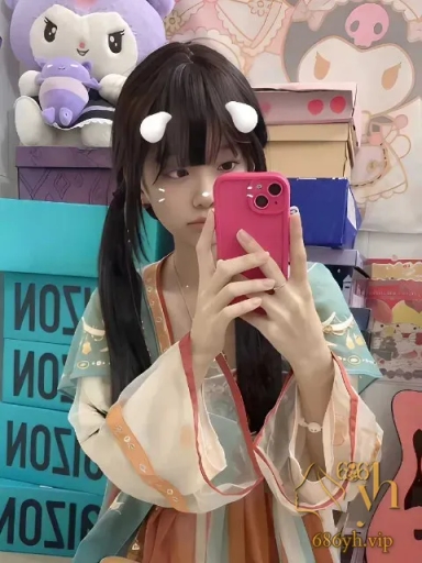 极品福利姬 饭崽 定制福利 圆润美乳笔挺诱人 镜前自慰画笔插逼超反差！ 1