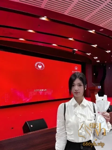东北师范大学 王涵 小情侣露脸实拍 被按头深喉口交 黑丝在镜头下闪着光泽 真实感拉满 2
