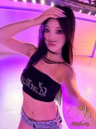 西安女大 黄婉静 首次下海兼职 羞涩吃鸡服务金主 接受无套只为多赚几百！ 1