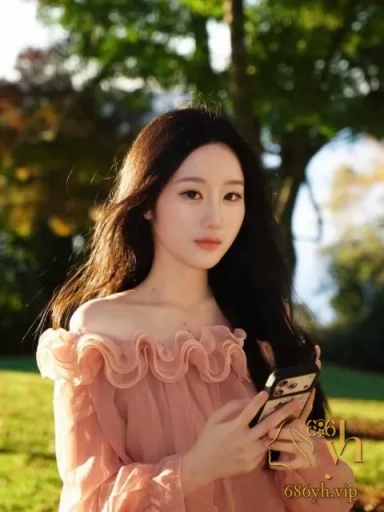 00后摄影师 徐婧瑄 线下约炮视频 被炮友贱卖片商 咬着丝袜被干到高潮！ 3