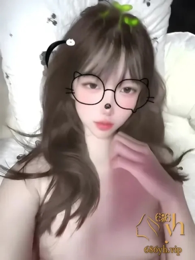 在校女大 呆呆 私人定制寝室裸聊视频 少女脸搭配浓郁黑森林 激情自慰反差极大！ 1