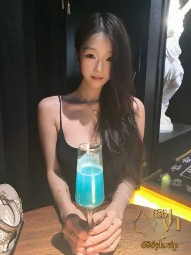 杭州单眼皮美女性爱私拍被曝 体瘦奶大白虎穴 假屌自慰被后入狠操 堪称珍品尤物 3