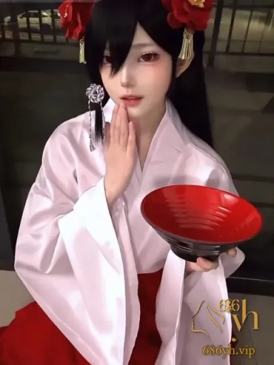乌有乡 永见稀世良 Cos合集 身穿白衣红裙捧红碗 恳请瓜友献浓精！ 3