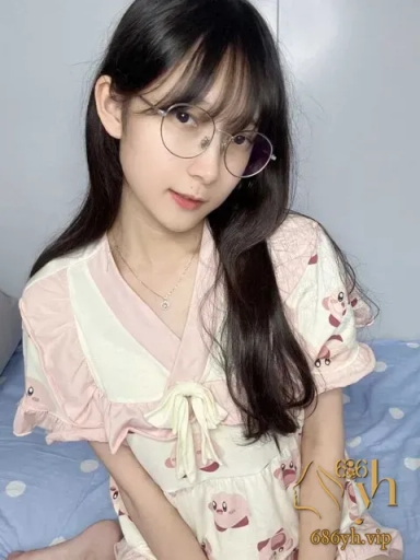清纯眼镜妹 语柠柠柠 自慰直播合集 从JK学妹到婚纱新娘 淫装百变反差抠弄粉穴 2